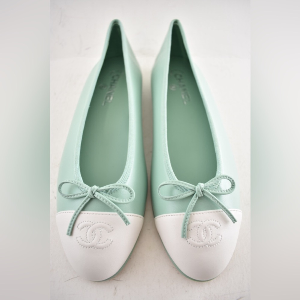 Chanel 26S Mint Green White Lambskin Leather CC Logo Ballet Ballerina Flat 37.5 - Picture 11 of 16
